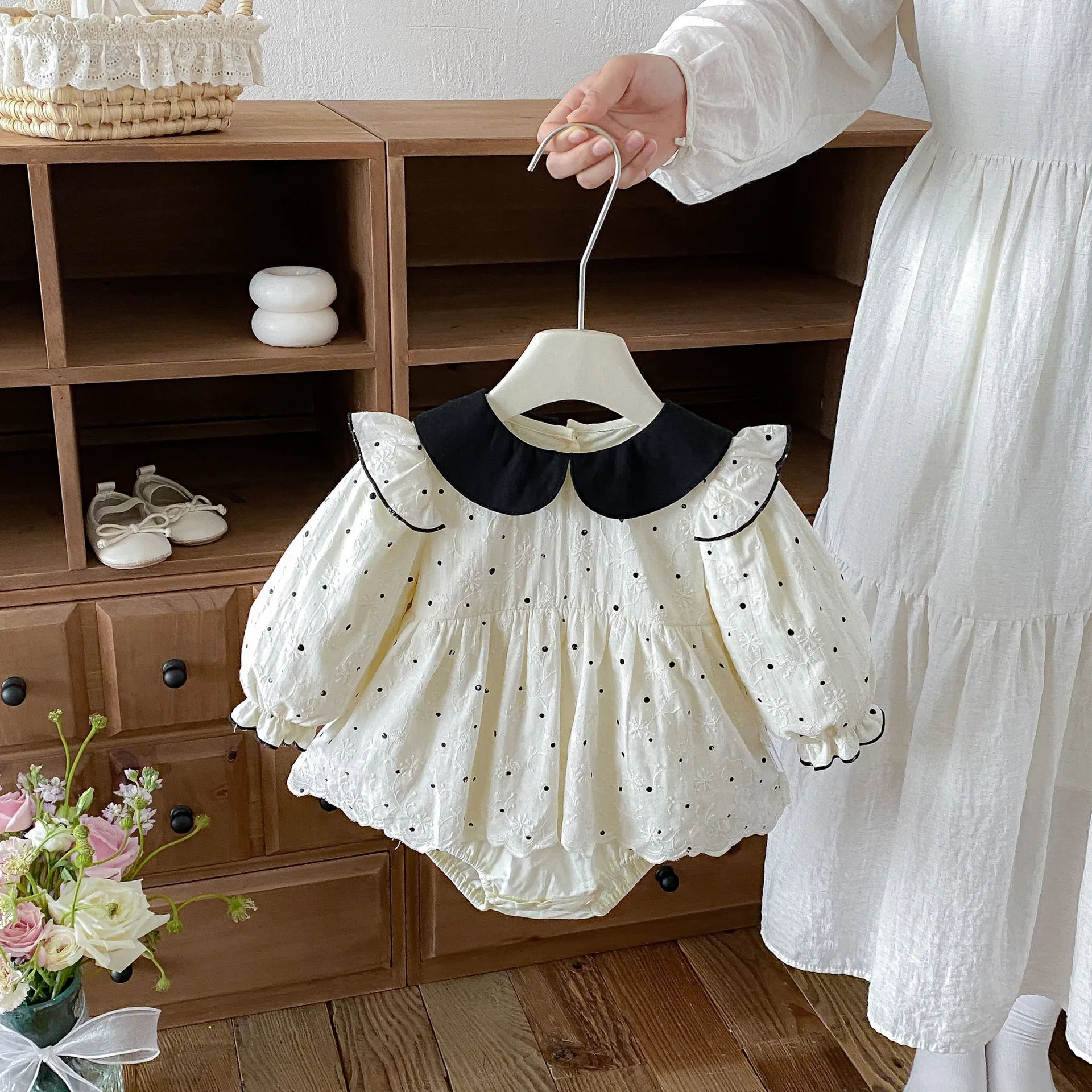 Korean Version Baby Autumn New Bag Fart Clothes Temperament Wave Point Lace Baby Girl Jumpsuit for Infants and Young Children