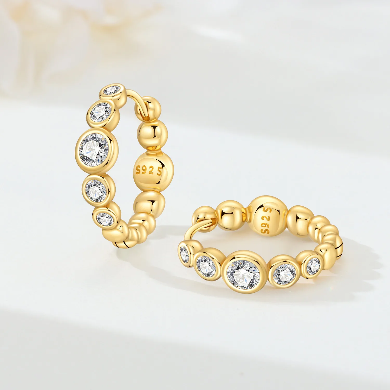 MISEFF S925 Sterling Silber Ohrringe Exquisite Runde Zirkon-Ohrringe 18K Vergoldeter Modeschmuck Muttertagsgeschenk