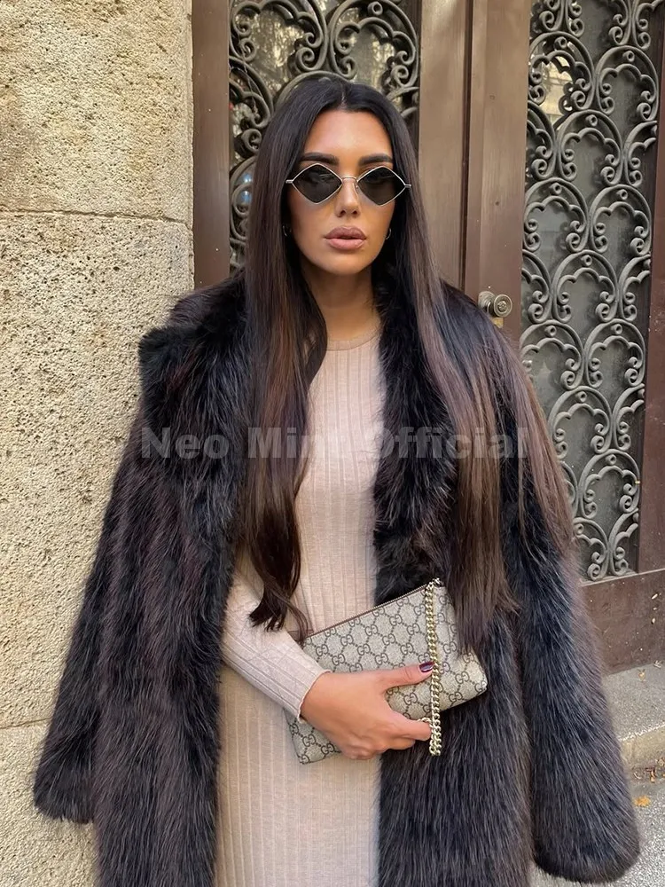 2025 الشتاء العلامة التجارية مصمم رقيق ايكو الثعلب الفراء سترة التلابيب فو الفراء معطف المرأة فروي معاطف فتاة أنيقة معاطف طويلة