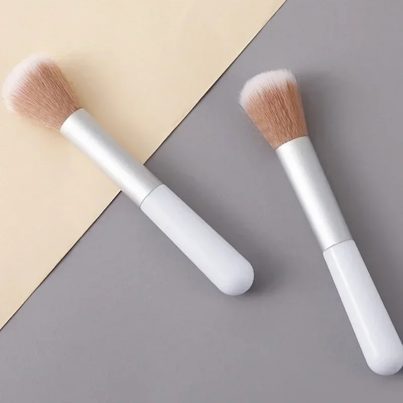 1PCS Small White Blush Brush Portable Short Color Makeup Tool Soft Fiber Hair Paint Wholesale Brush Beauty Cosmetic Tools