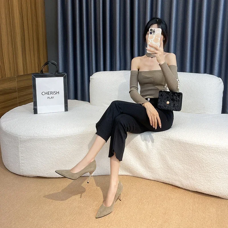 とがったワインレッドの気質スティレットヒール浅い口のパテントレザーシングルシューズ2024春の新作オールマッチハイヒール