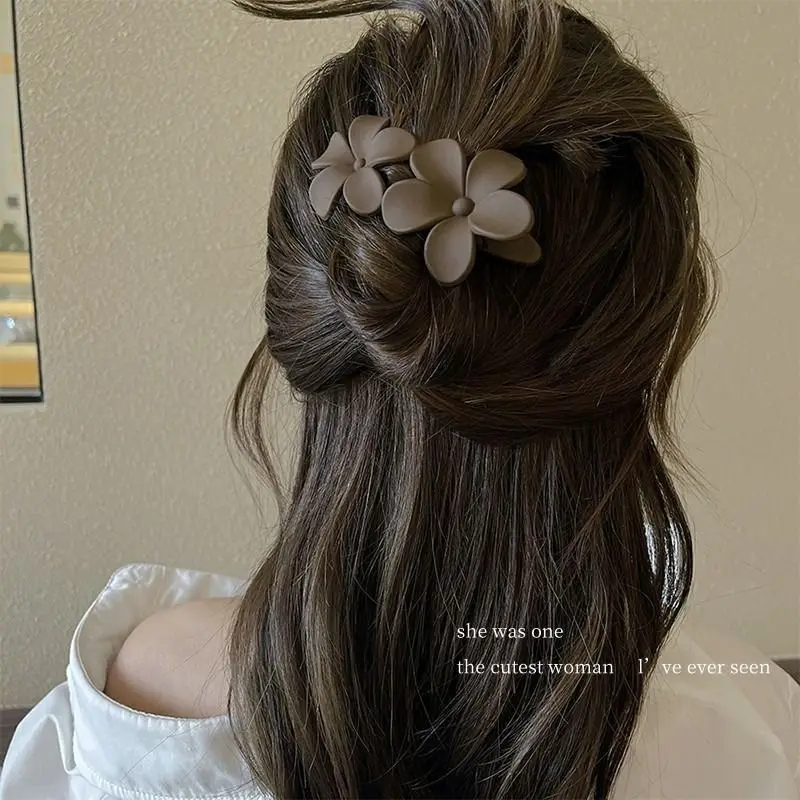 

Fashionable Flower Clip Headwear for Women Going Out with Curly Hair Large Duckbill Hair Clip