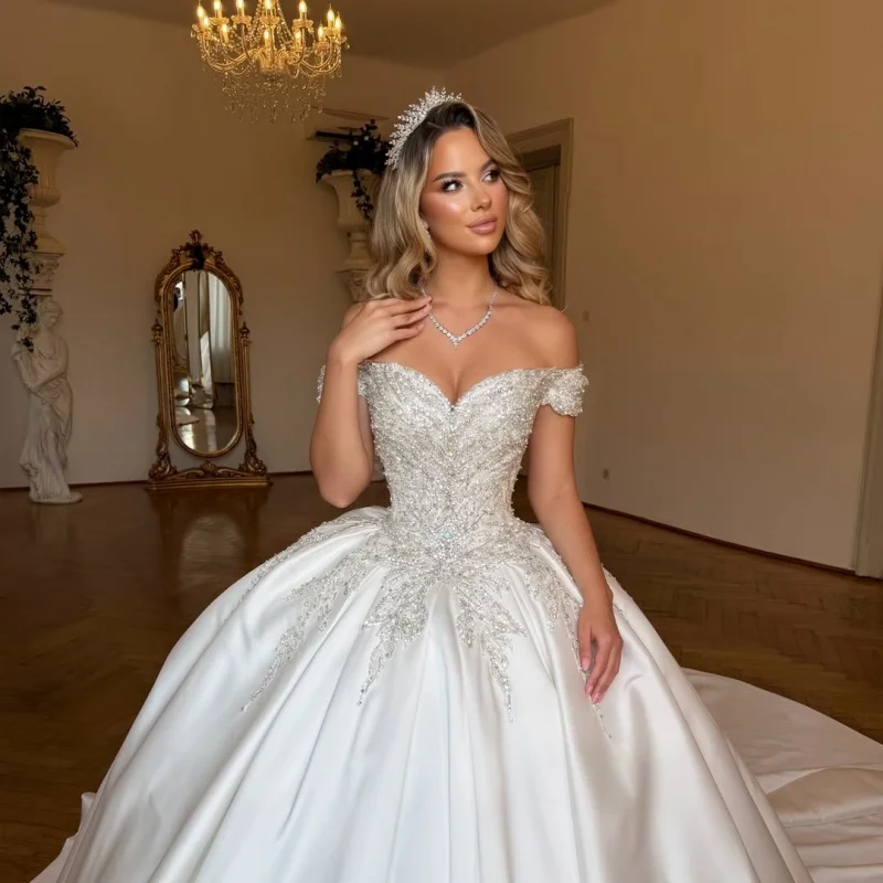 Satin White Elegant Sweetheart Ball Gown Glitter Crystal Decal Wedding Dress With Decoration Bridal Gowns Customized