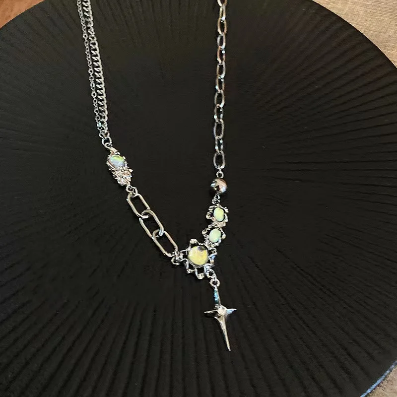 قلادة نسائية متقاطعة من حجر القمر - إكسسوار سلسلة الترقوة Y2K بتصميم فاخر وخفيف الوزن