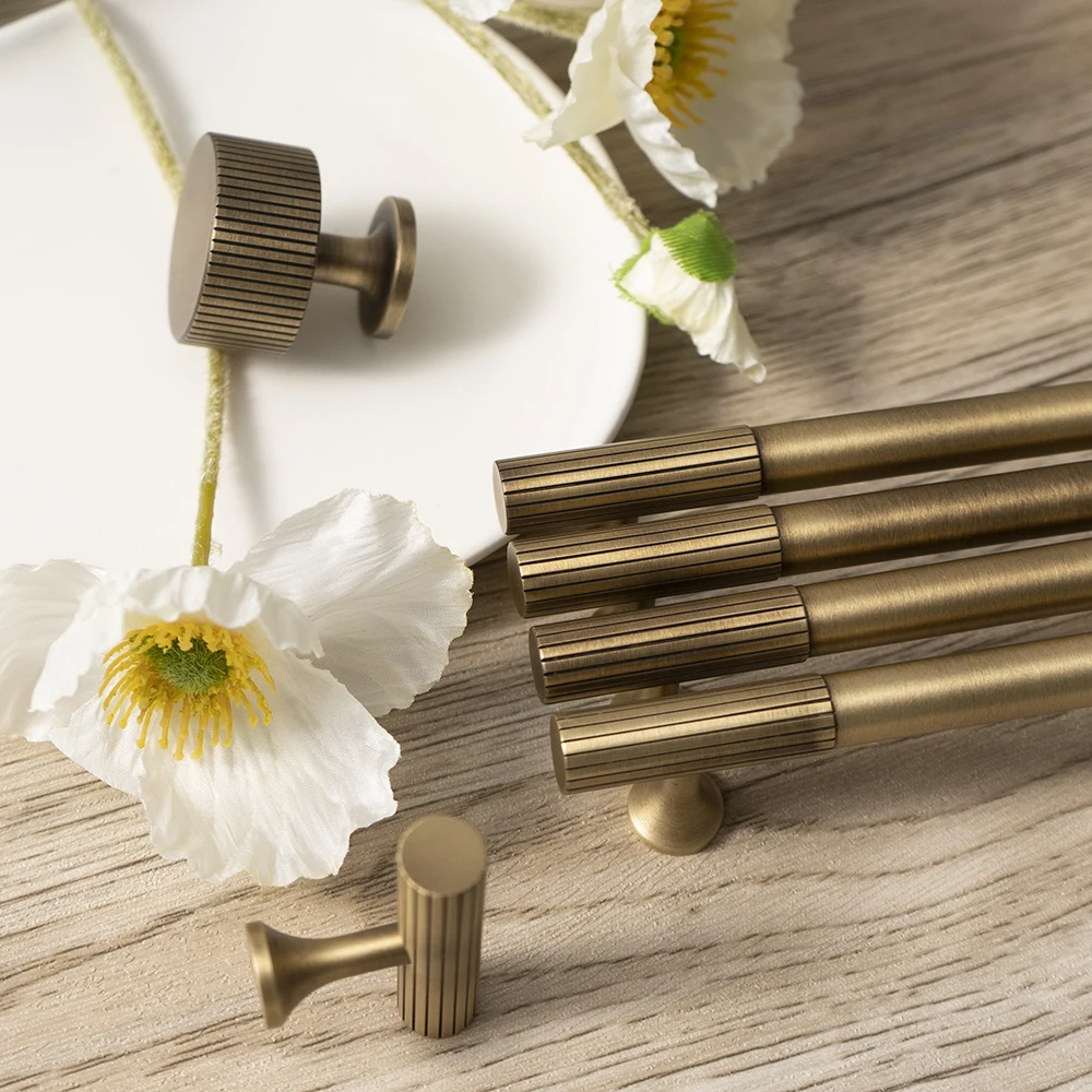 Manija Y Perilla De Bronce Oscuro En Latón Macizo Para Gabinetes, Cocina O Muebles – Estilo Clásico Atemporal