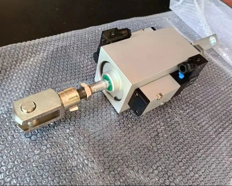 

High Quality M2.184.1011 G2.184.0020 Combined Pneumatic Cylinder SM52 SM74 PM74 Printing Machinery Spare Parts