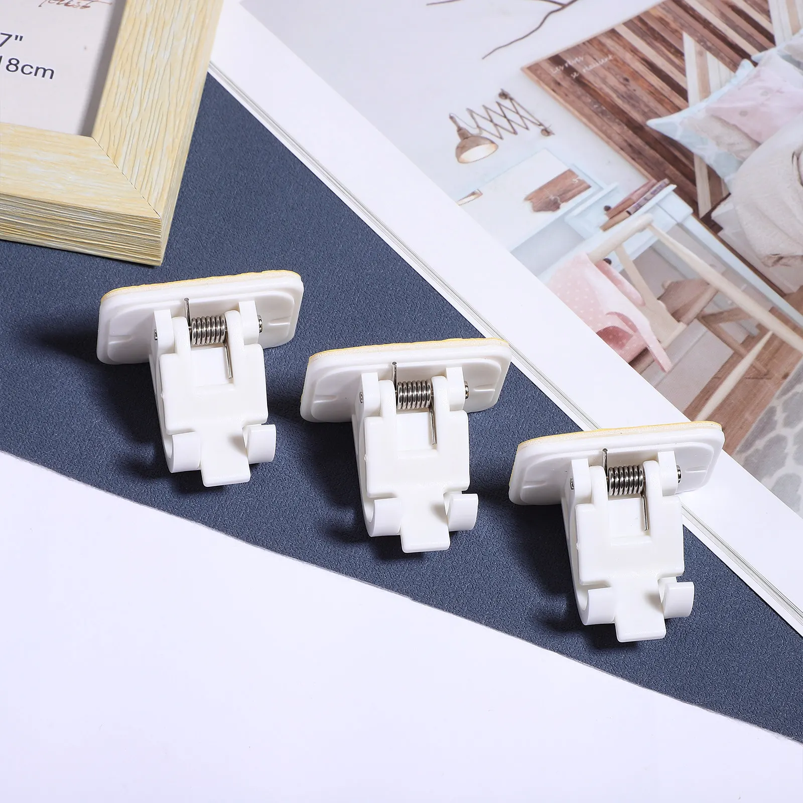 

10 шт. самоклеящихся держателей для карнизов из высококачественного АБС-пластика, прочные клейкие клипсы для гладких поверхностей, мебели, плитки, нержавеющей стали