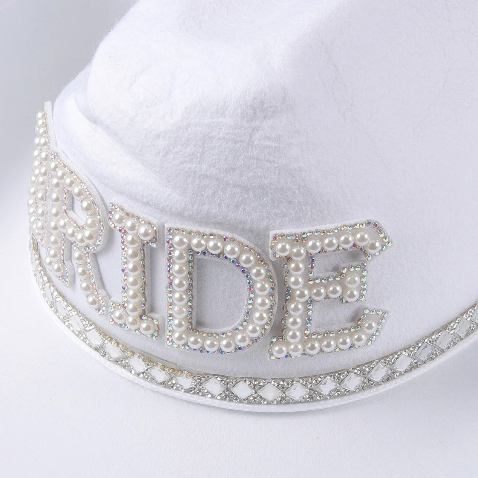 

Cowboy Hat Elegant Pearl Rhinestone Embellished Bridal Cowgirl Hat for Bachelorette Party Wedding Accessories