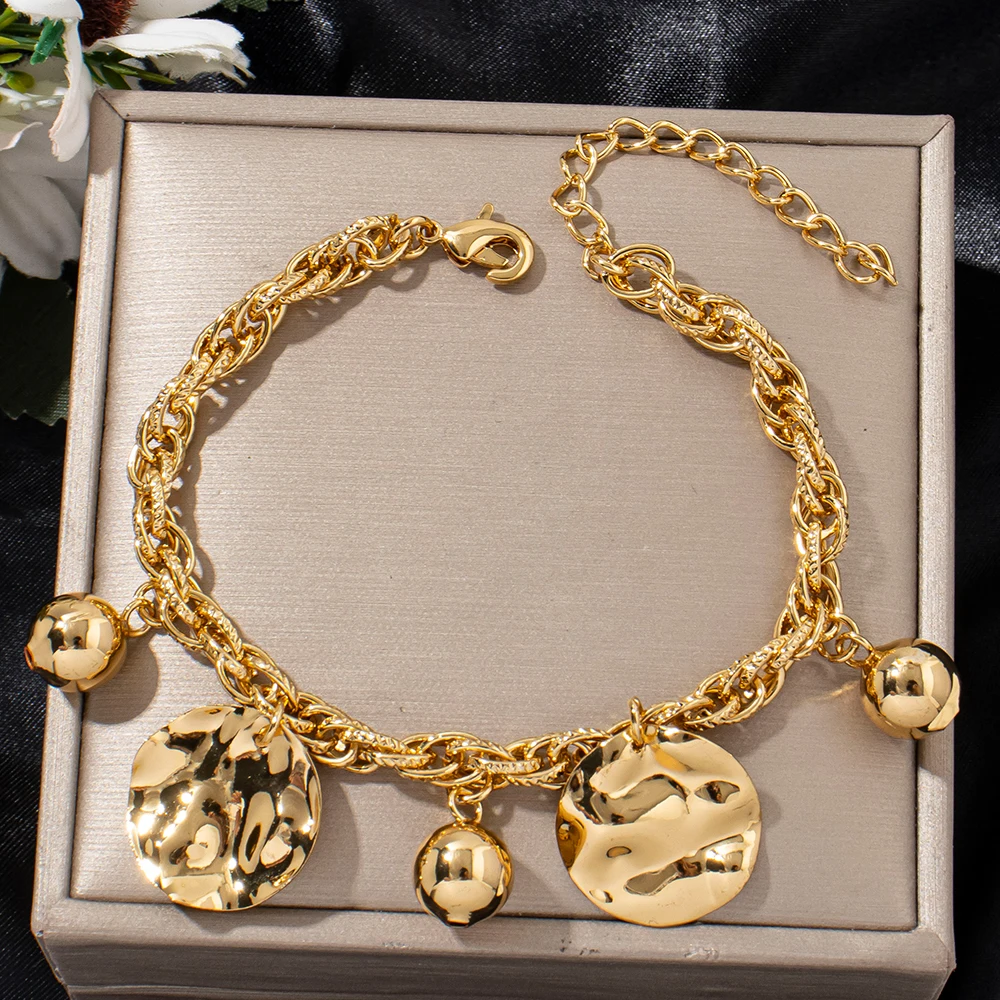 Edelstahl-Armband mit dicker Kette und Knoten, Damen-Accessoire mit gehämmertem rundem Scheibenanhänger für den Alltag und Partys – Detail 5