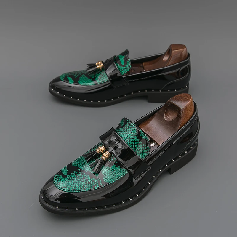 

Luxury Brand Loafers Men Shoes Tassel Designer British Style Patent Leather Shoes Thick Bottom Height Increasing Wedding Shoes