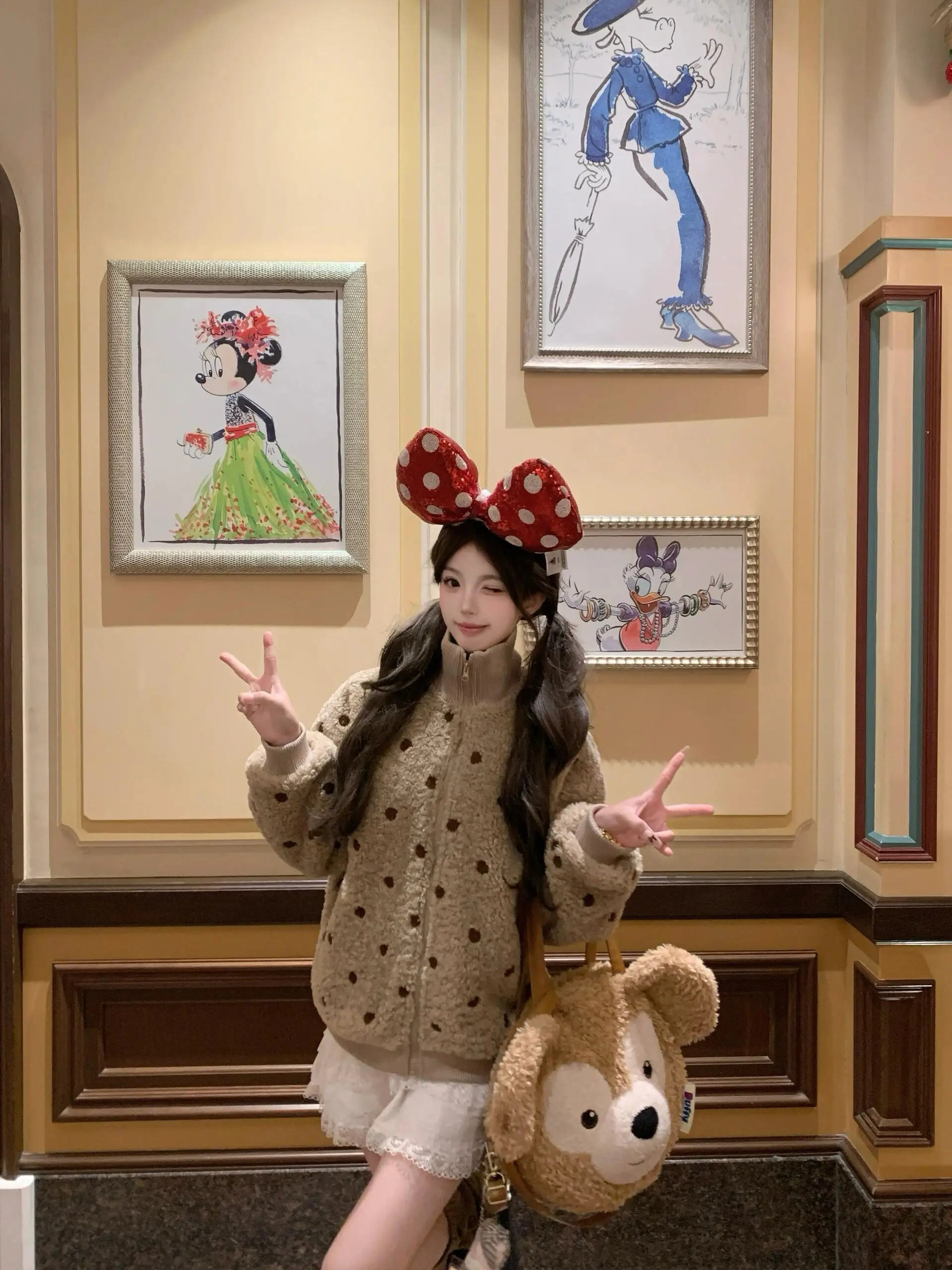 

Новая осенне-зимняя женская куртка из овечьей шерсти в стиле Lazy Fashion, с принтом в горошек, из искусственной кожи, с меховой подкладкой, свободного кроя, утепленная, плюшевая.