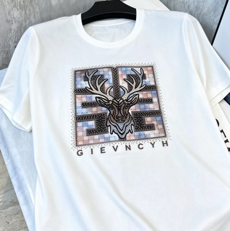 2026 new White short sleeve tee, square check deer head graphic with letter print, stylish top
