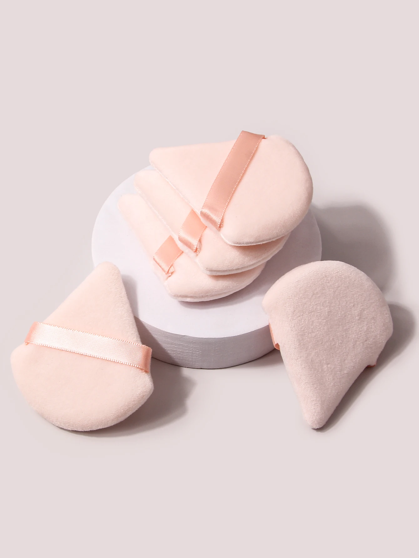 Superweicher 5 Stück aprikosenfarbener dreieckiger Puderquaste, loser Puderquaste, Honigpuderquaste, trockenes und nasses Dual-Purpose-Schönheitswerkzeug