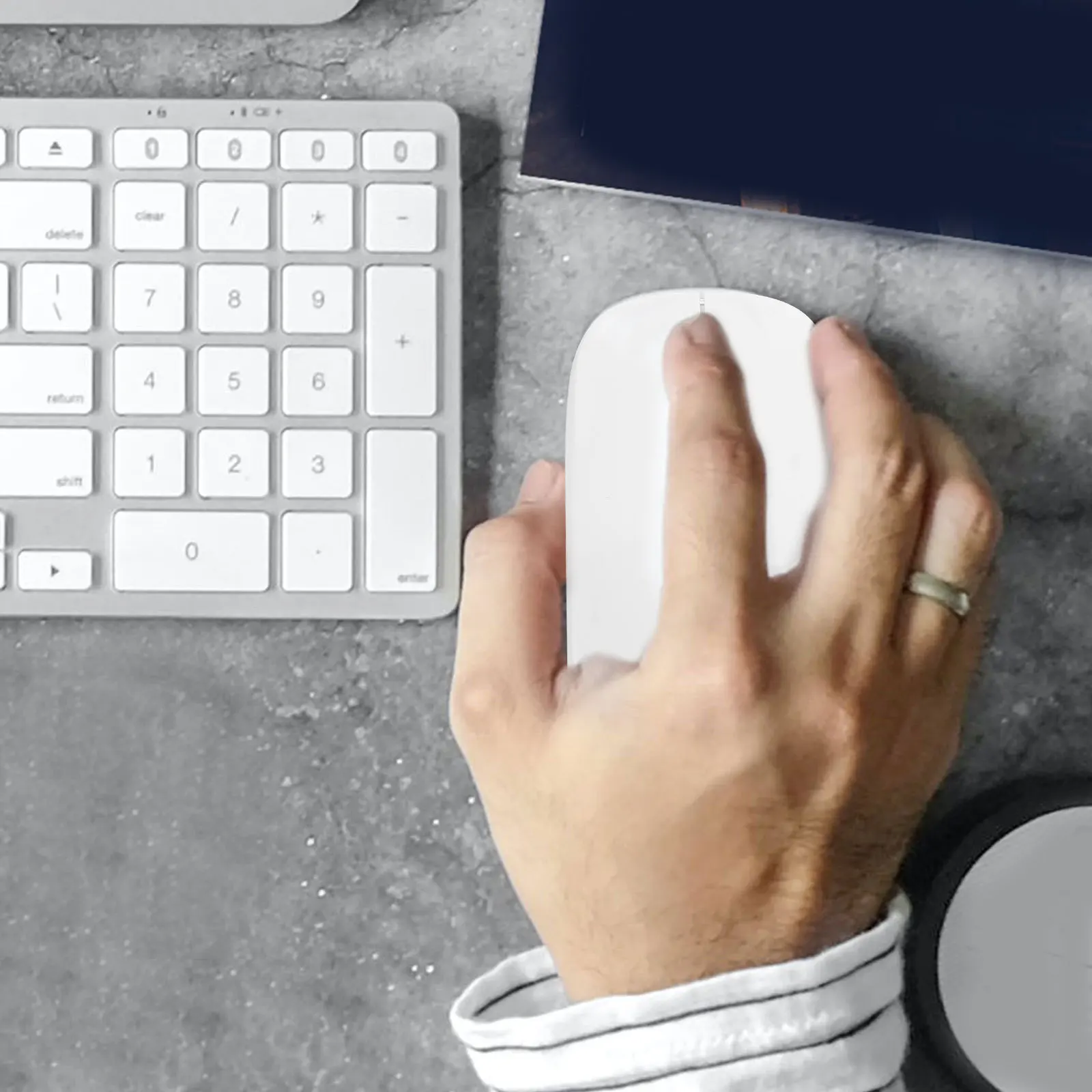 

2.4g Wireless Mouse Charging Style Ultra-Thin Silence Comfortable ABS Material 8 Minutes Sleep Mode 30 Days Standby