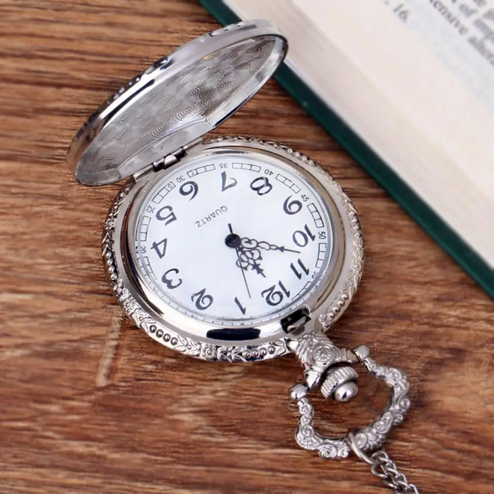 Черные кварцевые полые карманные часы с белым лицом и надписью «Локомотив»