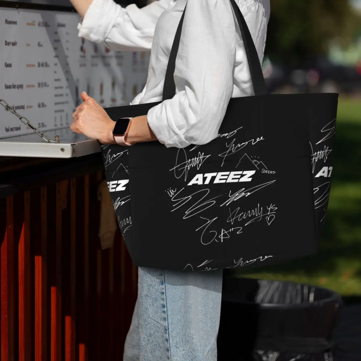 

ATEEZ - Logo + Autographs (black) Beach Tote Bag Sport Gym Yoga Duffle Large Tote Bag Women Travel Bag Fitness bag