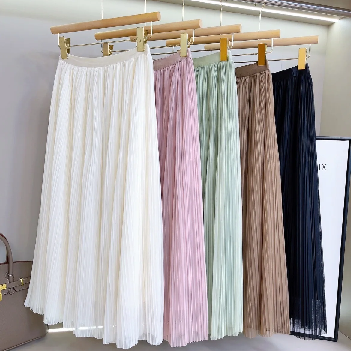 

Spring And Summer New Temperament Commuting Versatile A-line Mid Length Halflength Dress Solid Color Pleated Striped Skirt