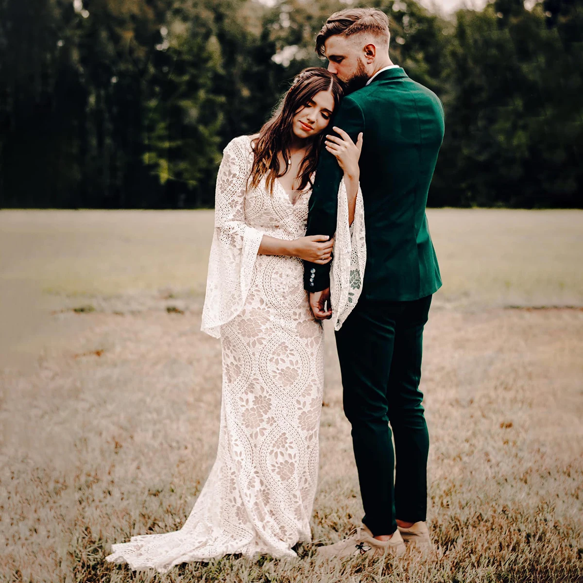 Vestidos de novia bohemios de manga larga acampanada, sirena con cuello en V, encaje entrecruzado, vestido de novia con apliques y escote en V Hippie personalizado