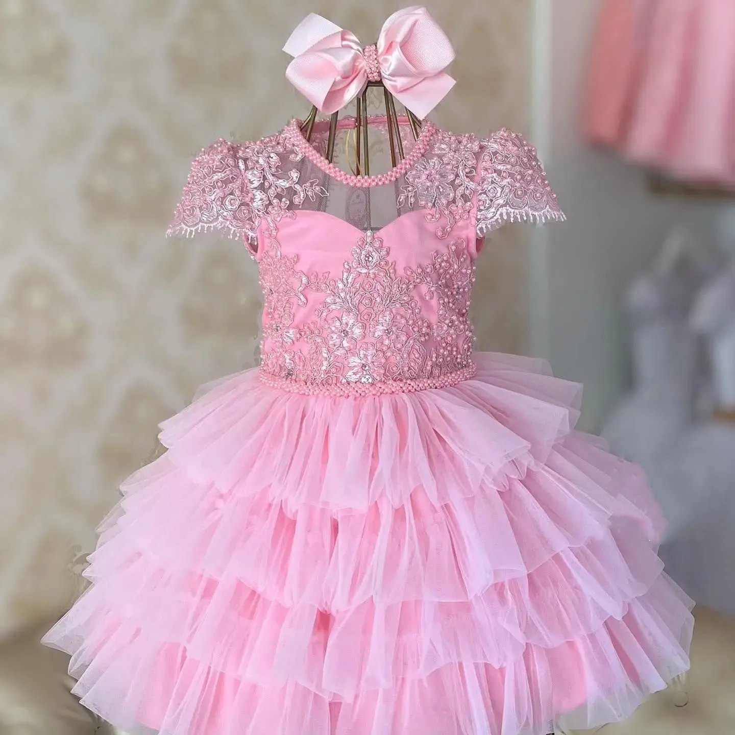 

Layered Pink Flower Girl Dresses For Wedding Beads Tulle Applique With Pearls Bow Birthday Party Children Pageant Ball Gowns