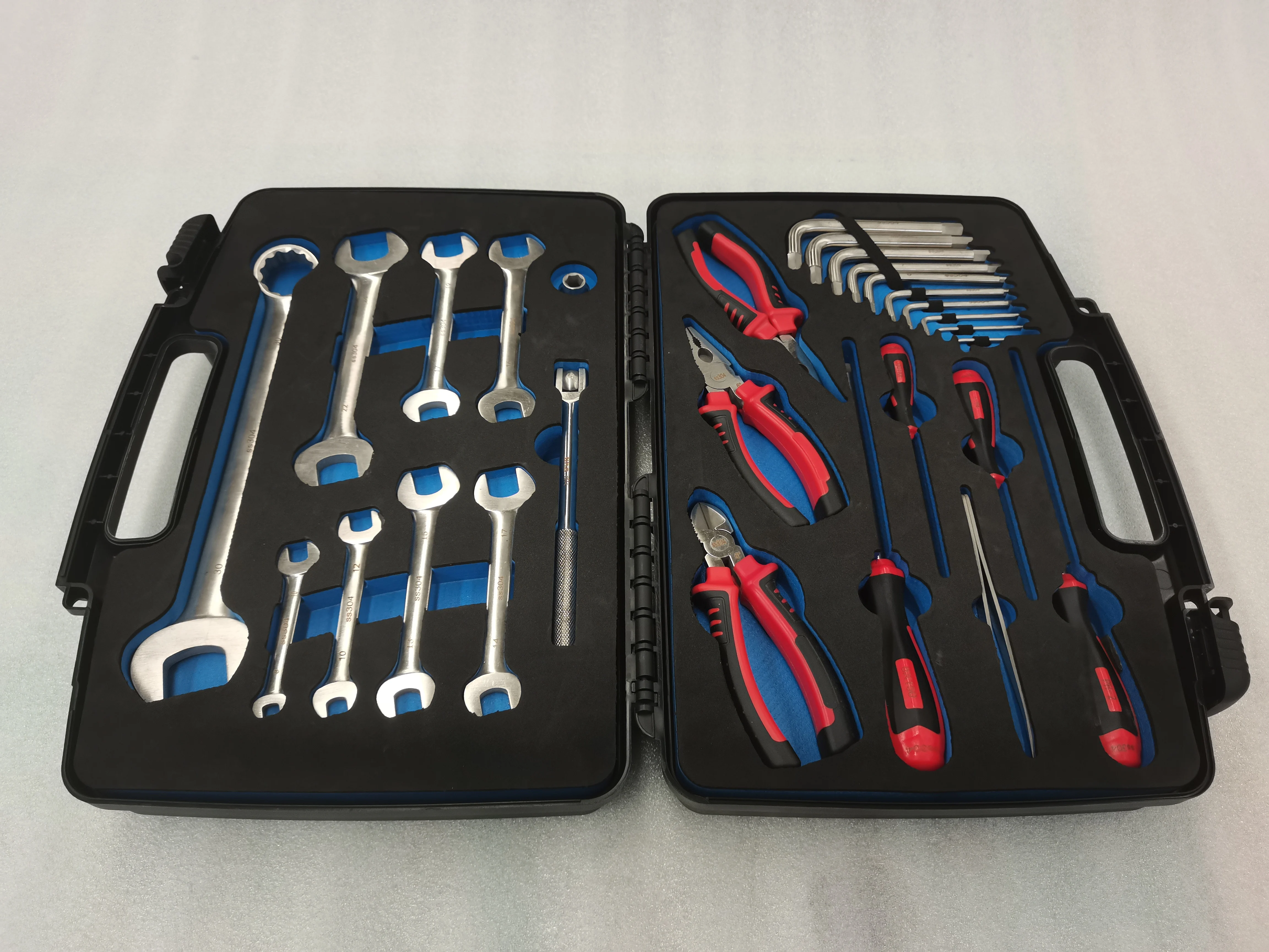 

28pcs Customized OEM Stainless Steel Tools Set Hand-Power Source 100% Non Magnetic Polished Finish Various Fields Hard Case