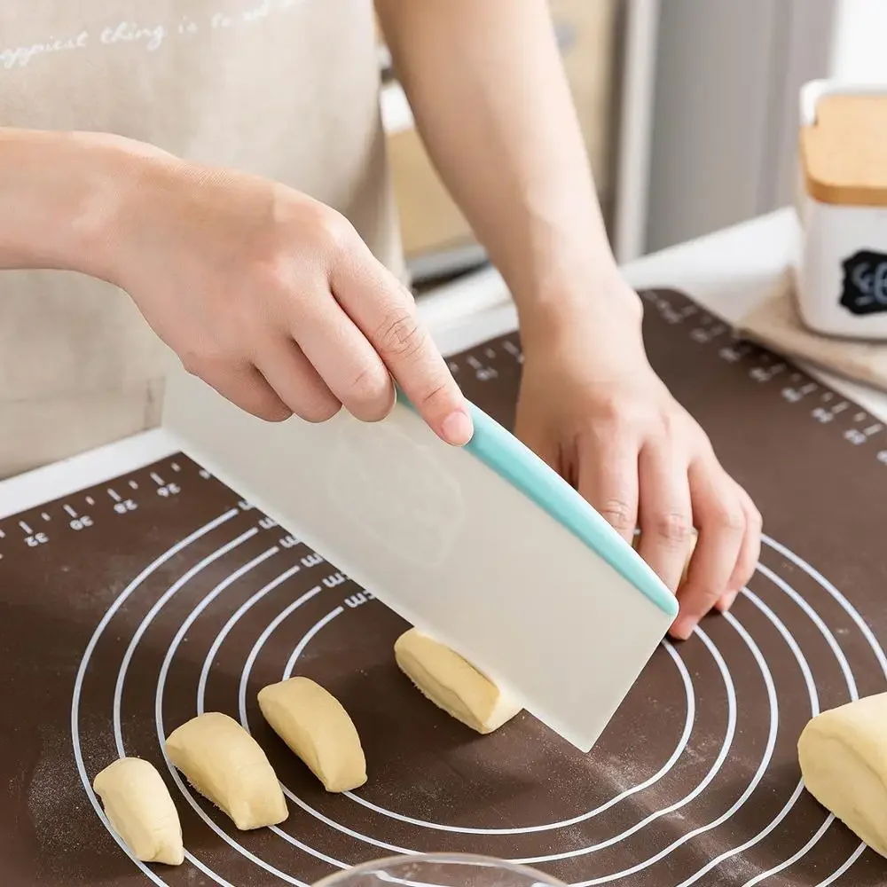 

9 Inch Pastry Cutter Plastic Cake Spatulas Dough Scraper With Measuring Scale Butter Knife Bread Pizza Fondant DIY Baking Tools