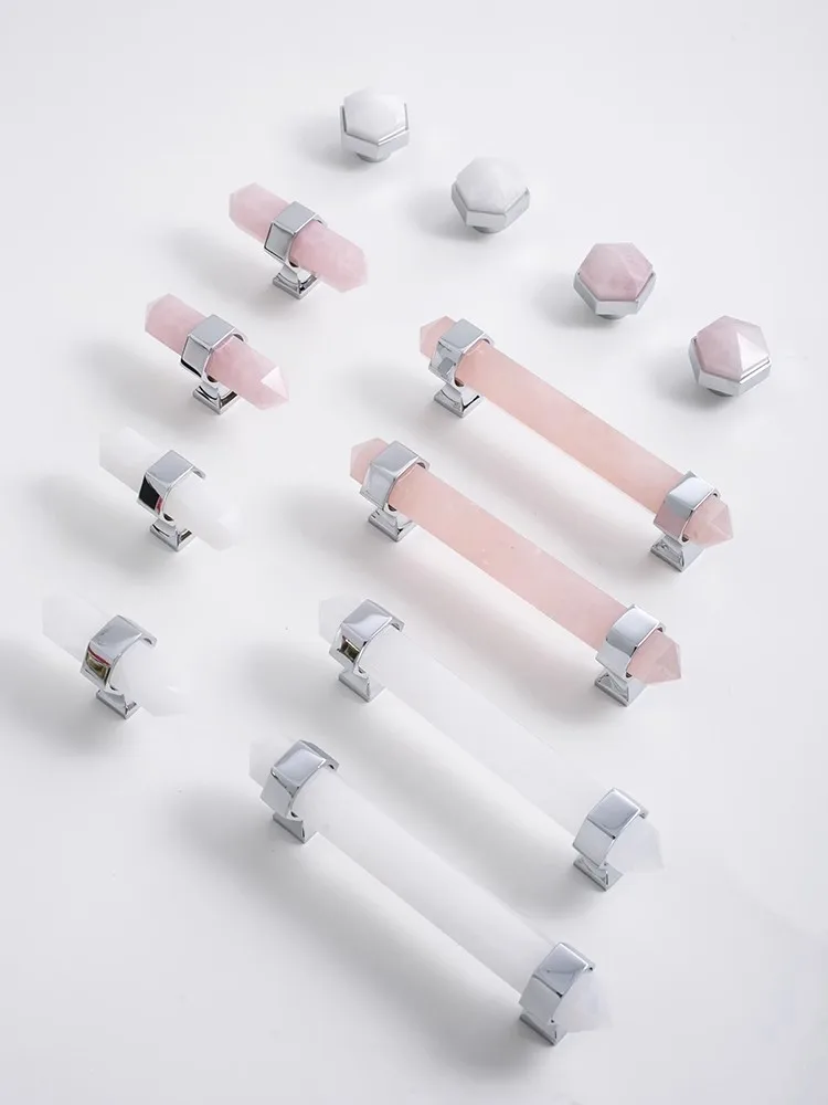 

Натуральный кристалл с латунными мебельными ручками, розовые, белые, простые ручки для шкафа, комода, легкие роскошные ручки для кухонного шкафа, 1 шт.