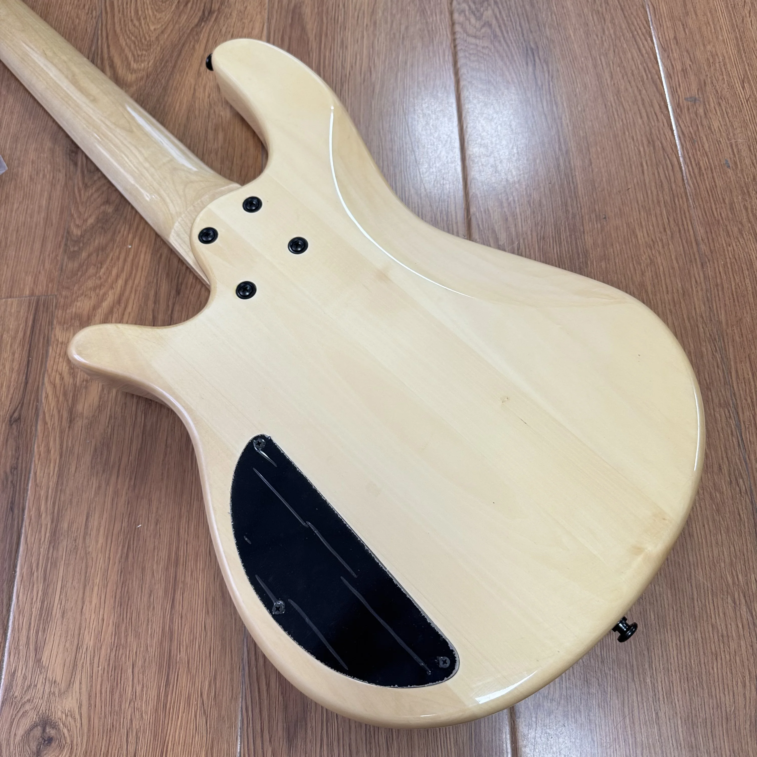 Electric Bass Guitar 5-String - Natural Wood Grain Glossy Body, Black Hardware Fittings. Suitable For Rock, Metal And Rhythm Music. Christmas Gift. Rose Warehouse In Stock. Free Delivery.