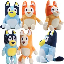 Bluey juguete suave de la familia para niños, muñeco de peluche de perro Kawaii, adornos de figuras de Anime para habitación de coche, regalo de cumpleaños, 28cm