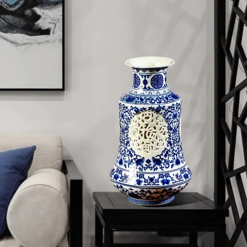 Jingdezhen Ceramic Hollow Flower Bottle, Blue and White Porcelain, Pink Vase, Chinese Home Crafts, Decoration Ornaments