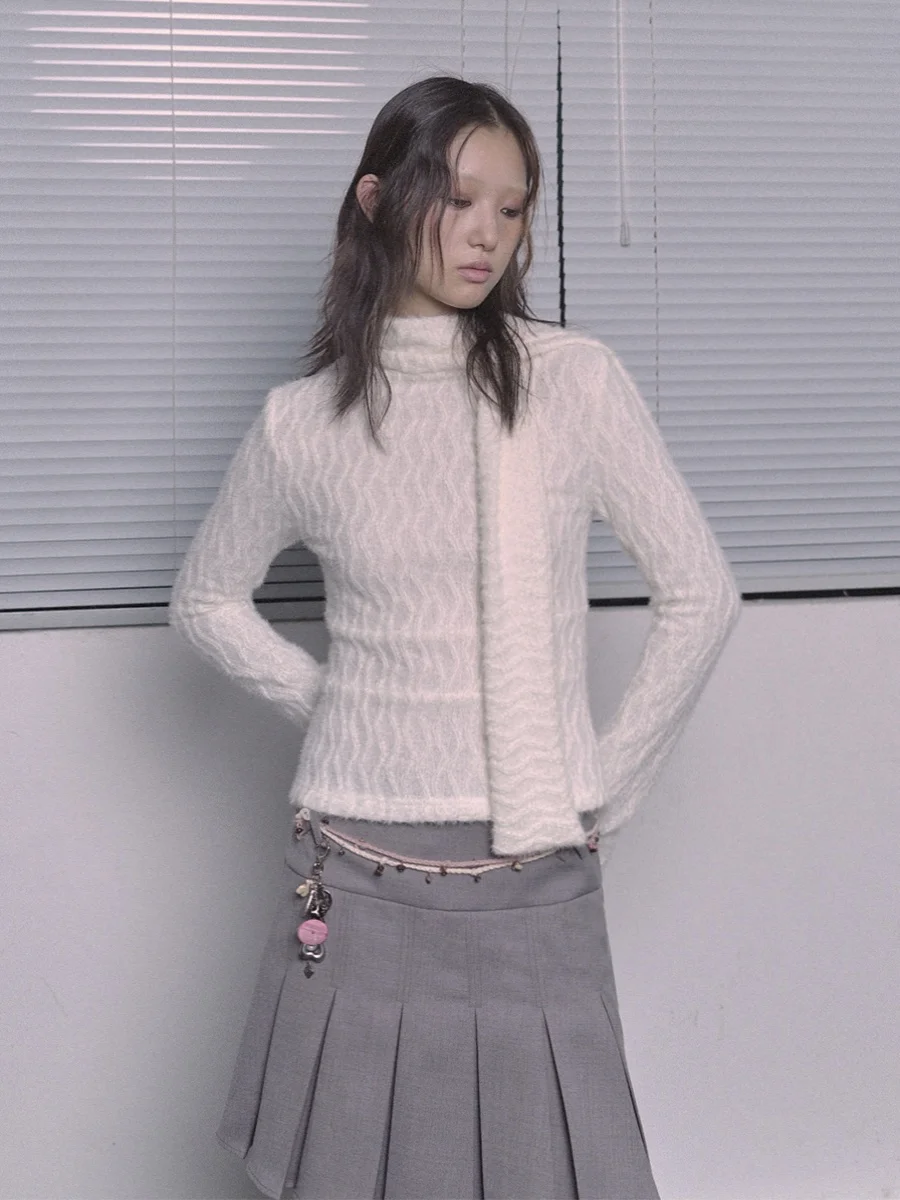 

Double-Sided Wear Base Layer Scarf Collar Moon Knife Design Milk White Long Sve Knitted Top for Women Commute Sle