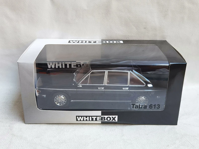 1:24 Scale TATRA 613 Car Alloy Simulation Car Model Diecast Toy Collectible Ornaments