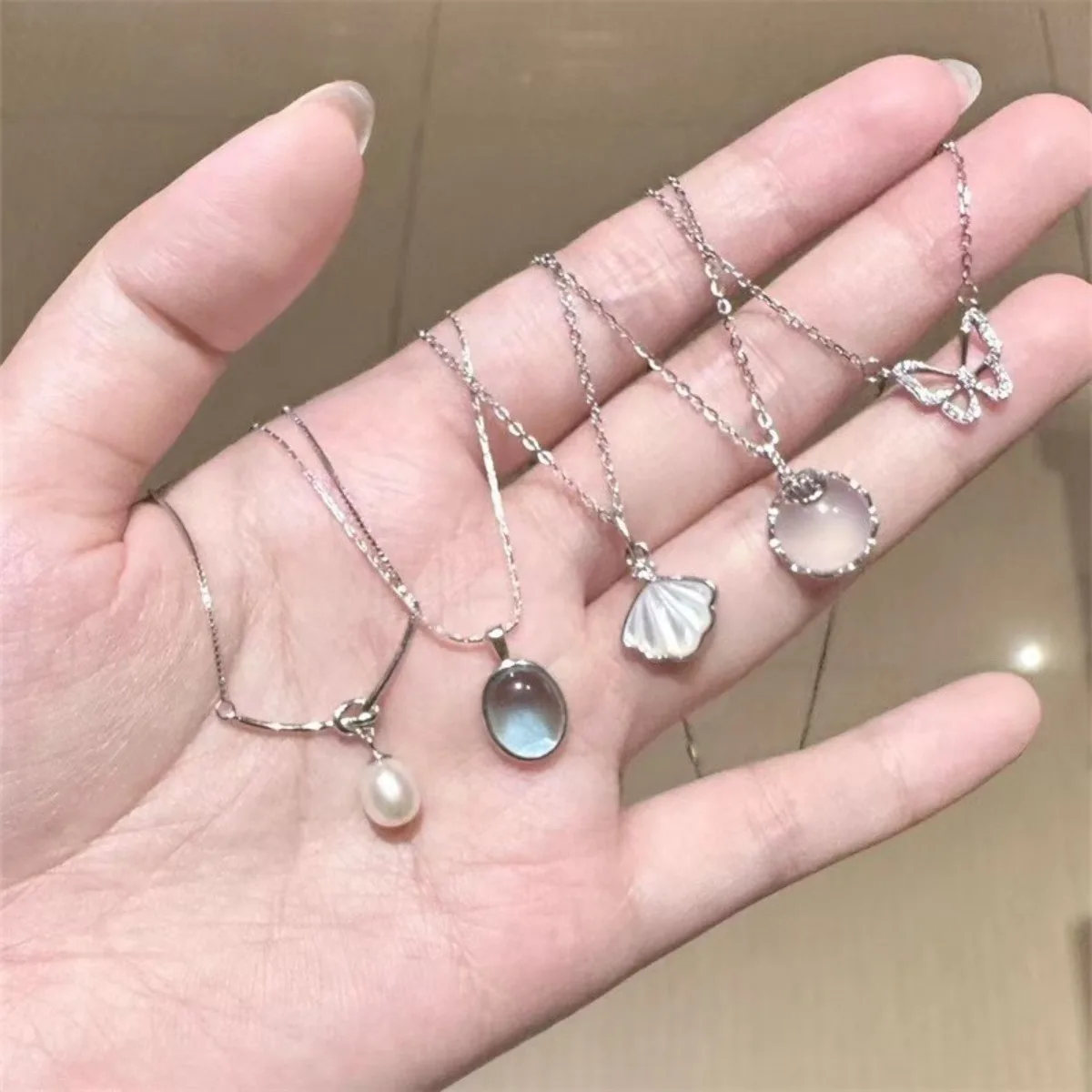 5pcs Pendant Necklace Set: Fresh & Sweet Necklace, Collarbone Chain, Natural Luxury Minimalist Jewelry