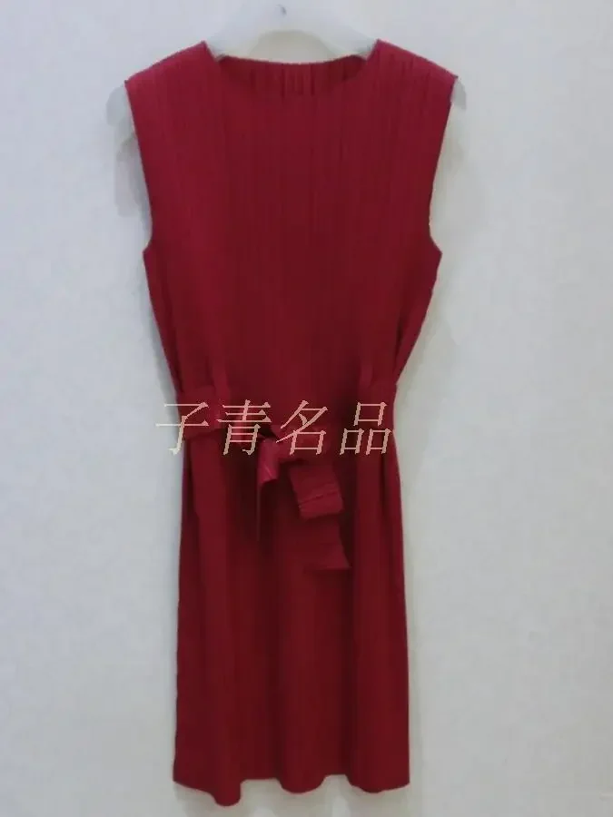 

Miyake PLEATS vestido Elastic Design Tie Long Vest Dress Slim Fit Sleeveless high quality women