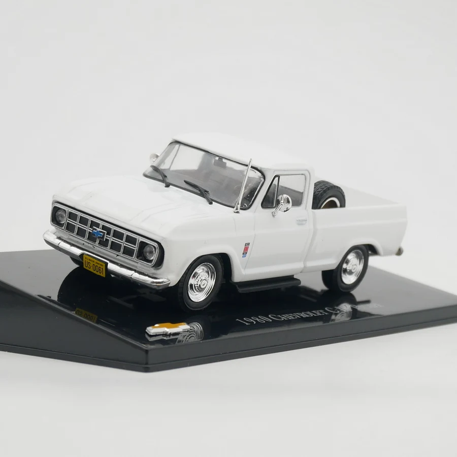 

Toy Vehicle Collection Ixo 1:43 CHEVROLET C 10 PICAPE 1980 Diecast Car Model