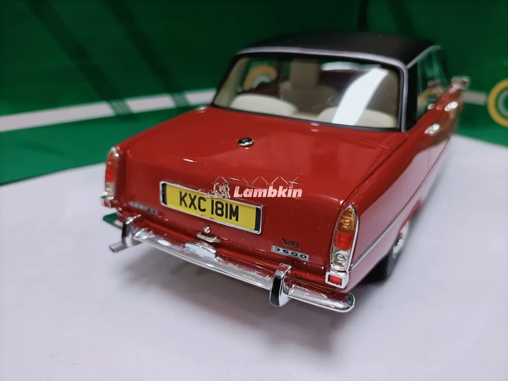 Cult 1/18 For Rover P6B 3500 V8 1976 Red and Black Range Rover 4-door Sedan Model Gift Miniature Collectible