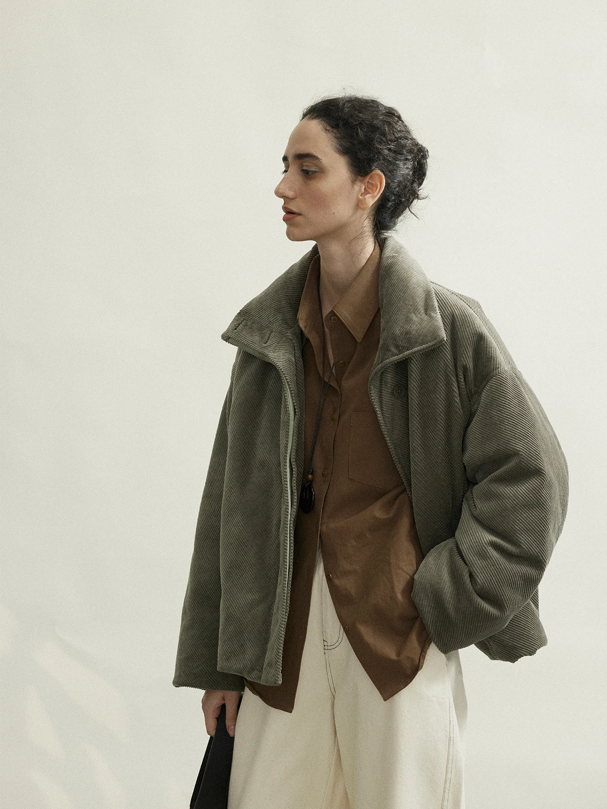 Moofeel Corduroy Short Women's down Jacket 2024 Winter New Design Stand Collar White Duck Feather Outerwear Commute Style