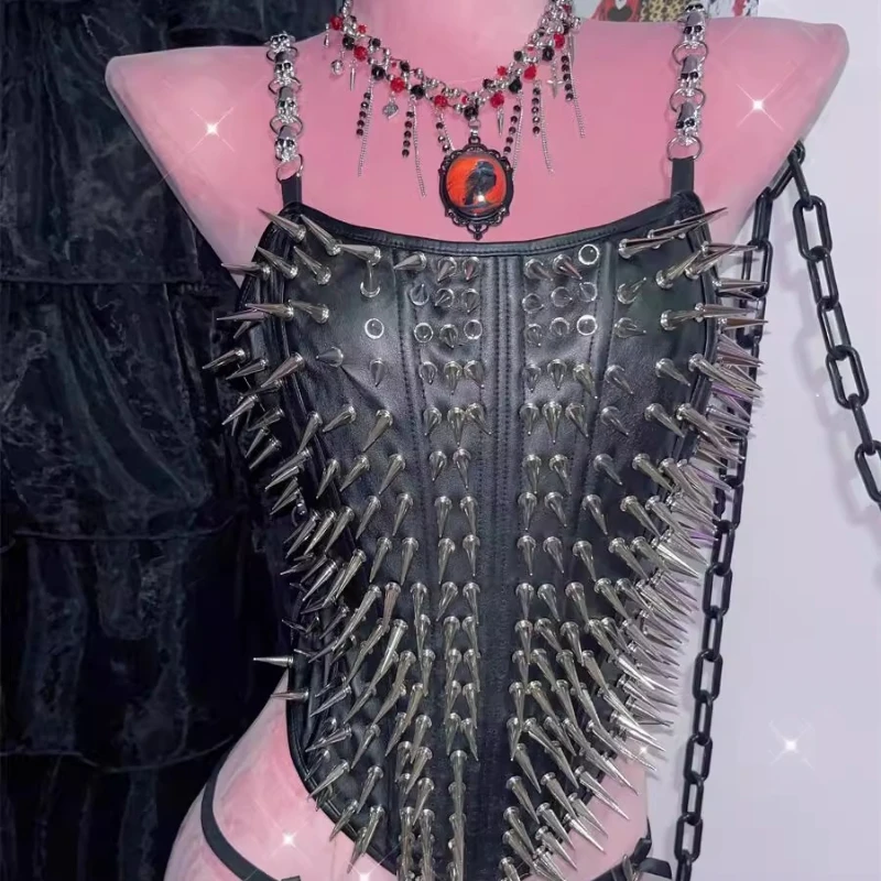 Design originale Nero Y2K Hot Girl Rivet Catena Canotta da donna Europeo Americano Nuovo Punk Sexy Dolce Fresco Sling Vest Ladies