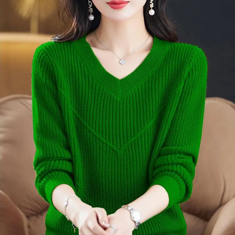 V-neck Knitted Top Women's Autumn Fashion All Match 2024 Office Lady New Short Simple Solid Color Sweater Pullover