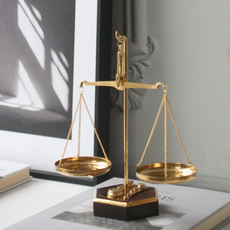 

Creative Balance Scale Ornament Decor, Exquisite Display, Brass Craft, Jewelry Storage Tray