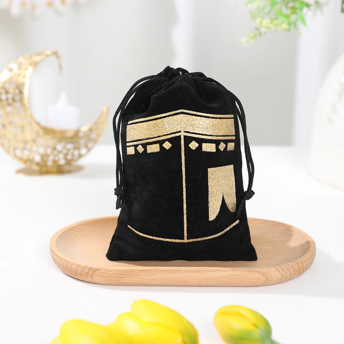 6pcs Eid Mubarak Bags Black Velvet Gift Kareem Ramadan Candy Bags Muslim Islamic Home Family Party Decorations Eid al-Fitr 2024