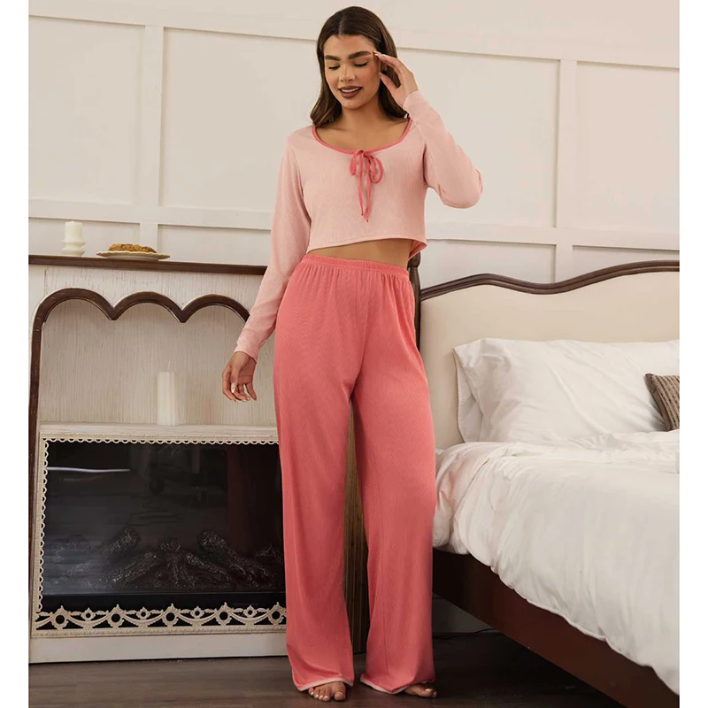 

Women's Autumn Two-Piece Set Of Comfortable And Casual Home Wear With Long Sleeves And Long Pants In Contrasting Colors.