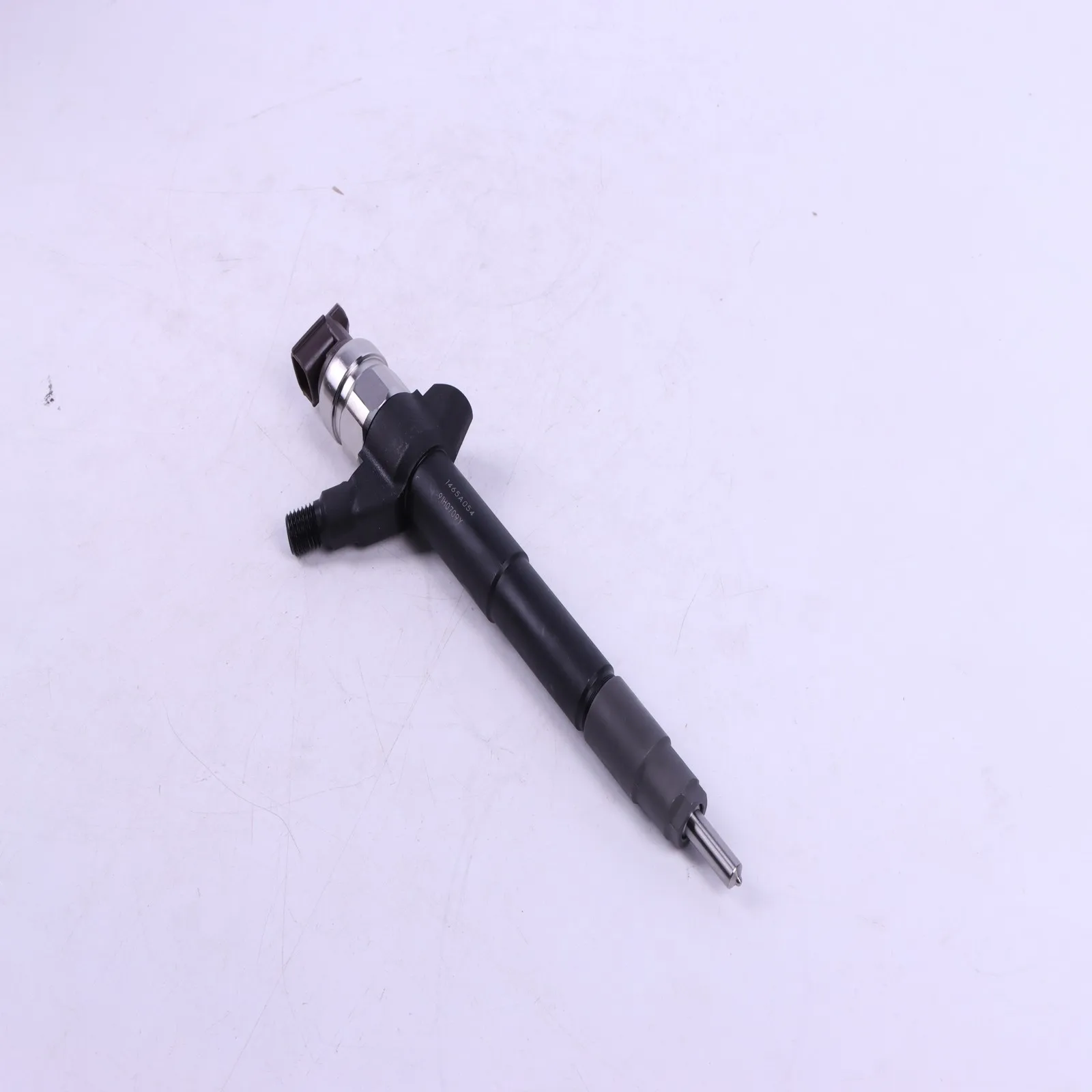 

Fuel Injector 095000-5760 1465A054 FOR Mitsubishi 4M41 3.2L WITH John Deere 1410D 1510E 810D 810E 1070D 1070E 1490D