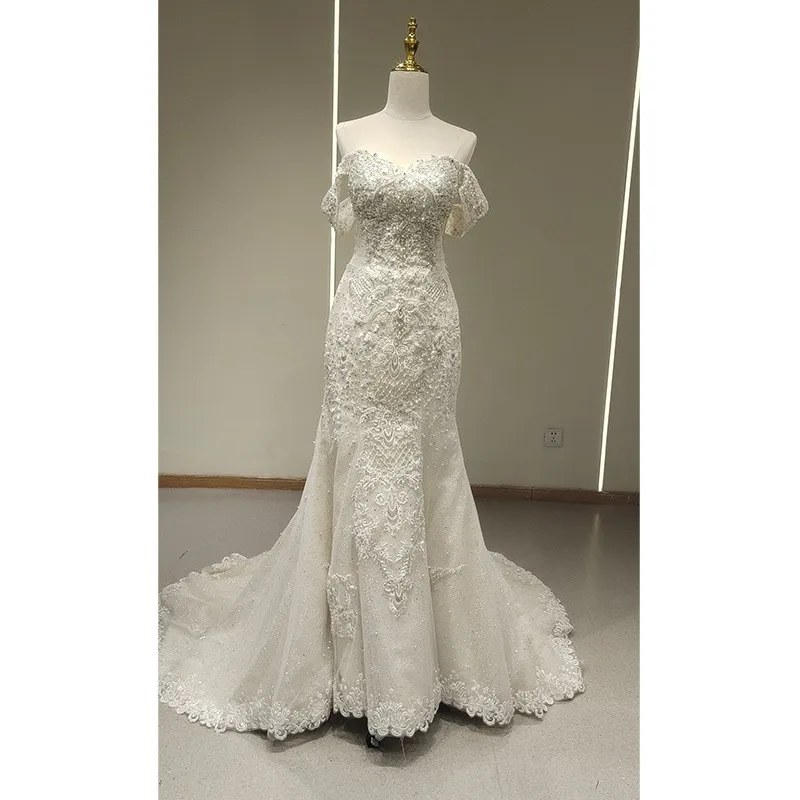 

A new vintage lace main fabric fishtail chiffon toasting dress