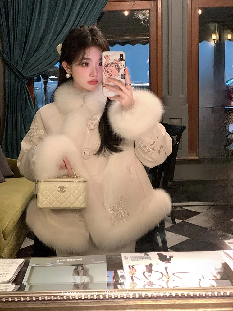 

Ele Chinese Sle Fur Coat with White Goose down Button Design Outerwear for Women Loose Fit Long Sve