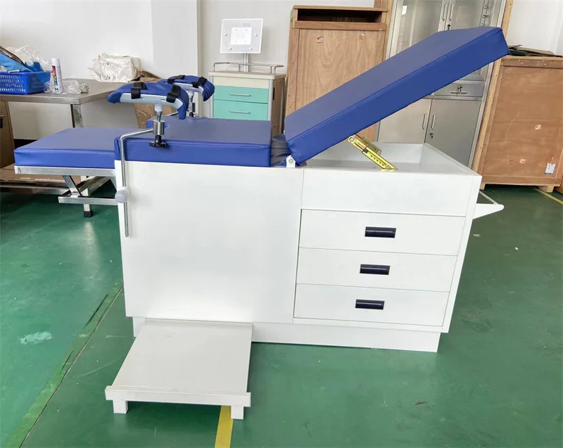 BT-EA025 Cheap Manual Gynecological Examination Table Obstetrics Table with Drawer Leg Rack Price