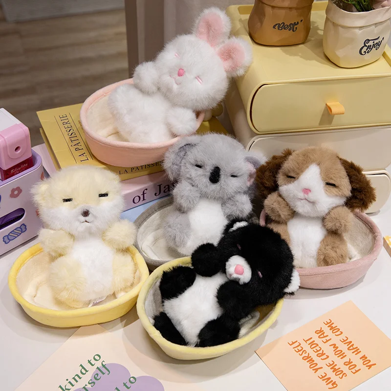 Animal en peluche endormi dans un panier pour bébé, jouet en peluche moelleux, chiot, chien, koala gris, couffin, chat noir, beurre doux dans un berceau