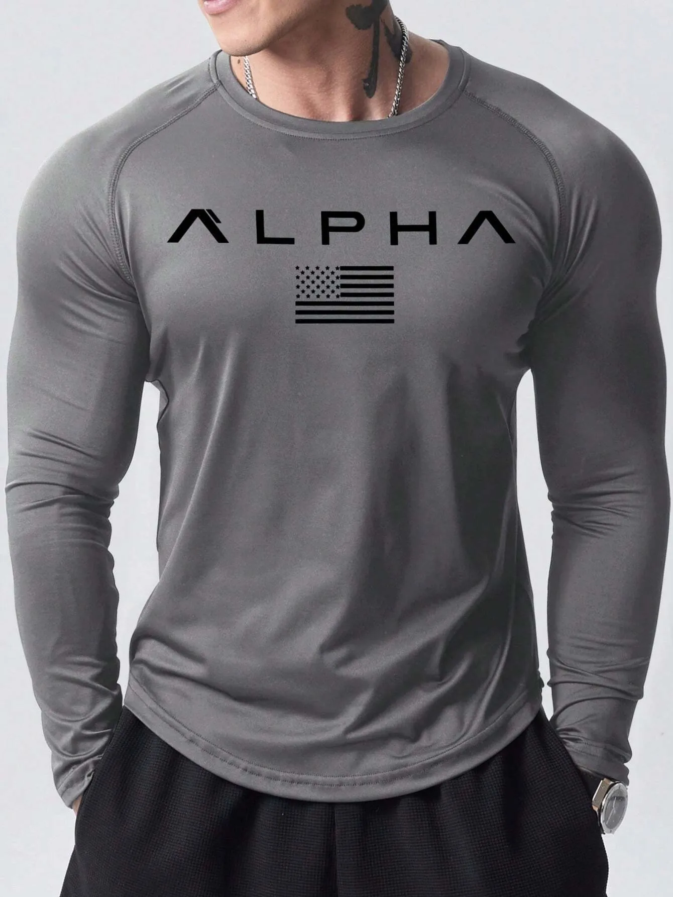 Das neue Herren-Langarm-T-Shirt für Frühling und Herbst 2025. ist lässig, modisch und bequem mit 3D-Buchstabendruck
