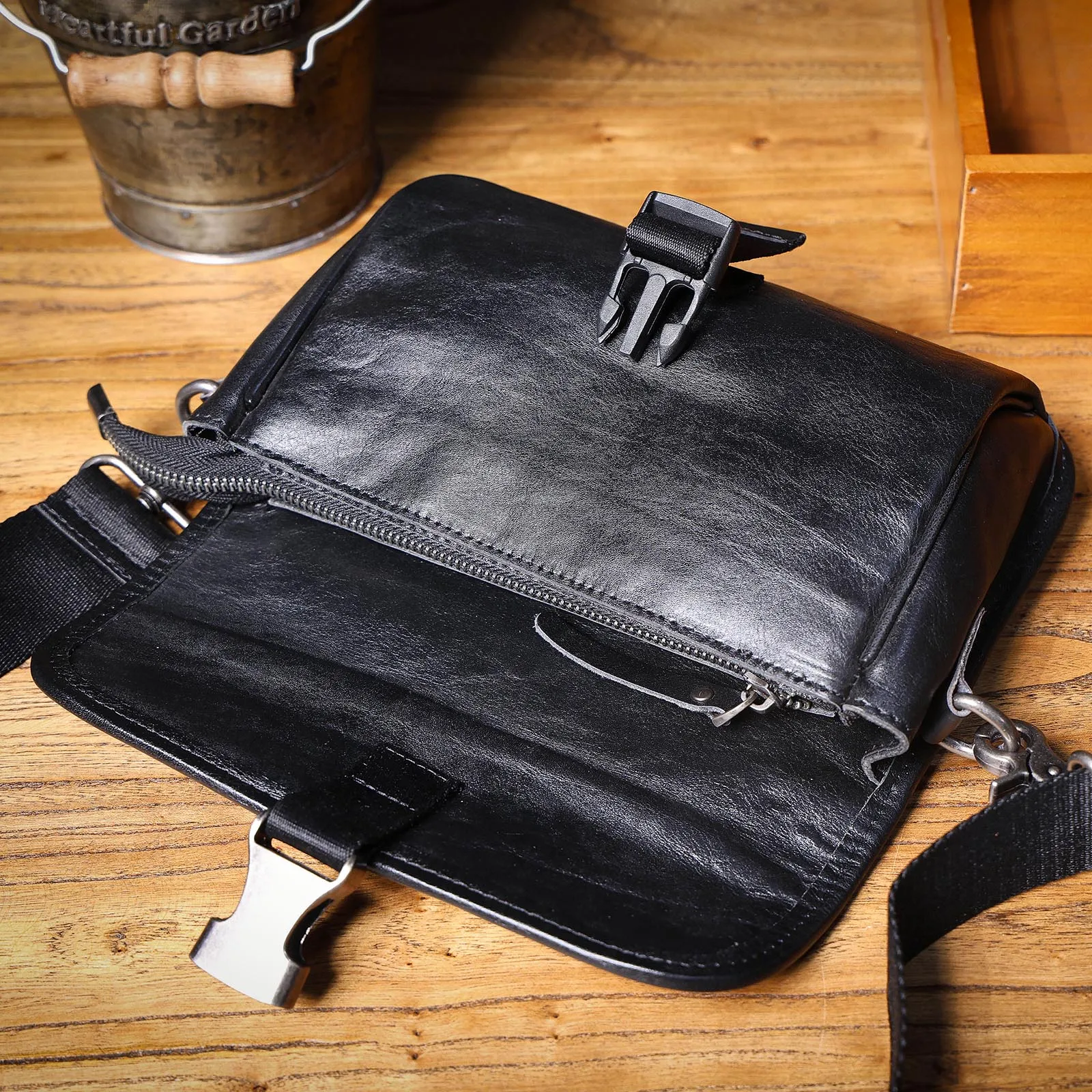 Echtes Leder Herren Casual Brusttasche Rindsleder Umhängetasche Modische Handytasche Pflanzlich Gegerbtes Gerafftes Leder – Detail 17