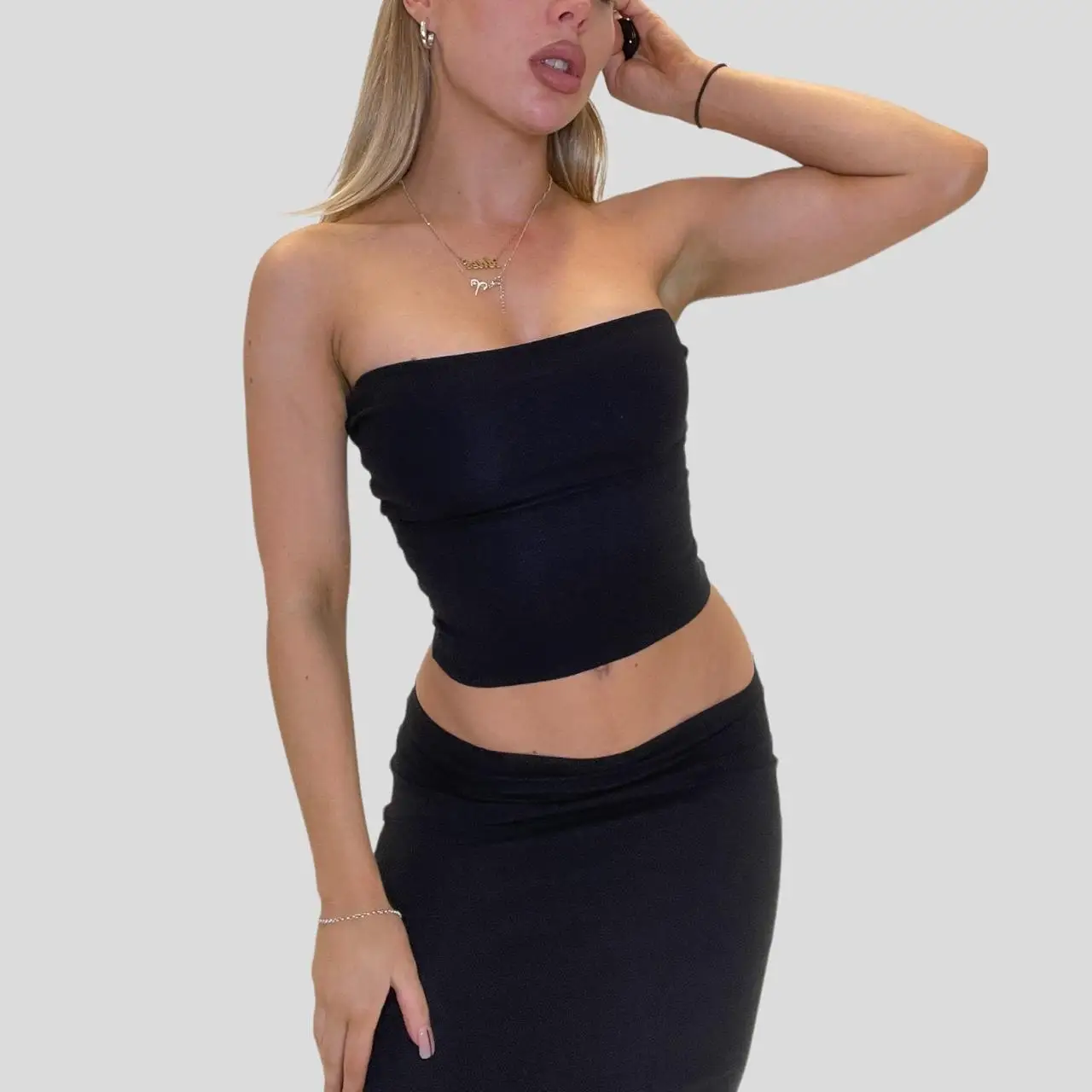 

2023 Fashion Women’s 2 Piece Summer Outfits Strapless Solid Color Tube Tops + Low Waist Long Skirt Set