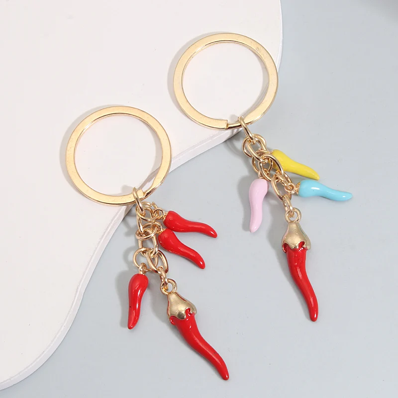 2 stücke Kreative Rot Bunte Pfeffer Schlüsselbund Mini Gemüse Schlüssel Ringe Für Beste Freunde Frauen Männer Geschenk Auto Tasche DIY handgemachten Schmuck